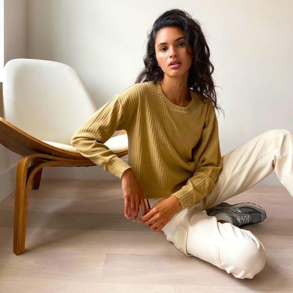 Aritzia: Wilfred Free Rudko - Picture 1 of 3